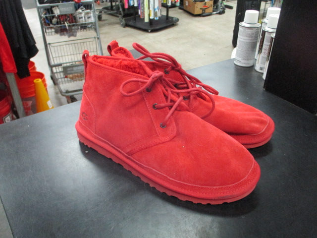 Load image into Gallery viewer, Used UGG Neumel Chukka Boot in Red Size 12
