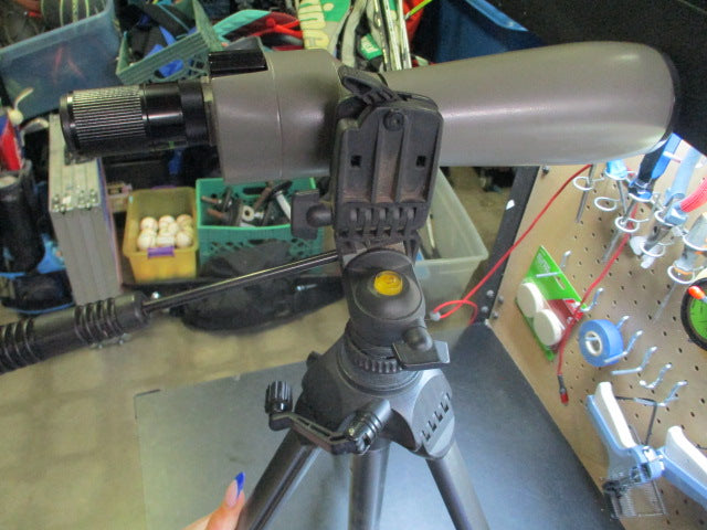 Load image into Gallery viewer, Used Bushnell Spacemaster 11 Vangaurd 20-08-58 Telescope

