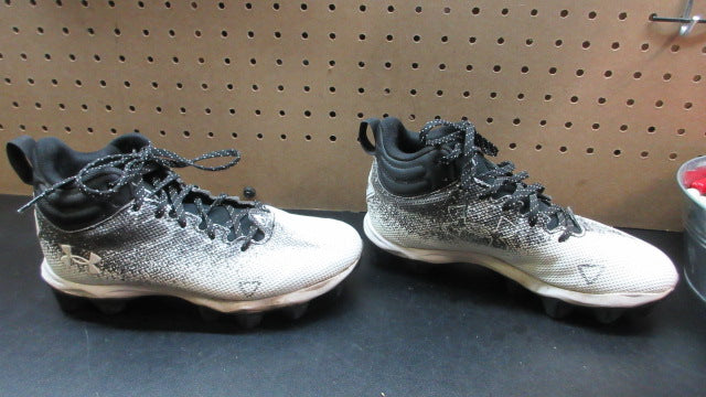 Load image into Gallery viewer, Used Under Armour Spotlight 2.0 Football Cleats - Size Youth 5

