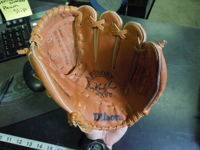 Load image into Gallery viewer, Vintage Wilson Greg Maddux Advisory Staff Series A2255 10" RHT Youth Glove
