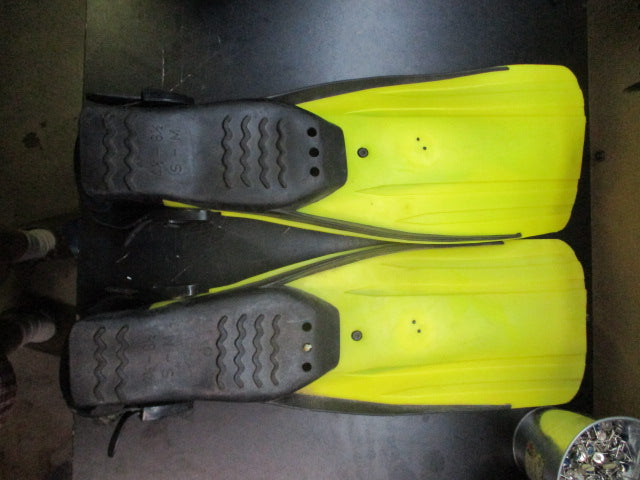Load image into Gallery viewer, Used U.S Divers Sea Lion Sucba Fins - Size Small/Med
