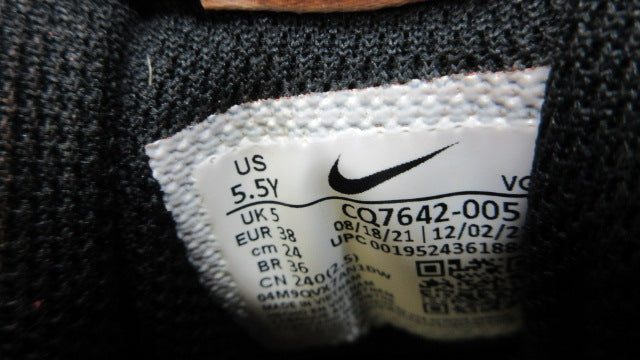 Load image into Gallery viewer, Used Nike Force Trout 7 Keystone Baseball Cleats - Size Youth 5.5
