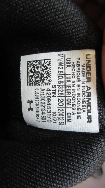 Load image into Gallery viewer, Used Under Armour Boys' Lockdown 4 GS Basketball Shoes - Size Youth 2.5
