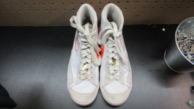 Load image into Gallery viewer, Used Nike Blazer Mid '77 Shoes - Size 7
