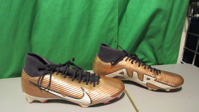 Load image into Gallery viewer, Used Nike Airzoom Mercurial Soccer Cleats - Size 9.5
