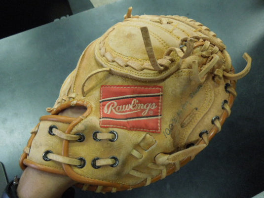 Used Vintage Rawlings RCM45 RHT Catchers Mitt Heavy Wear to Outer Stitching