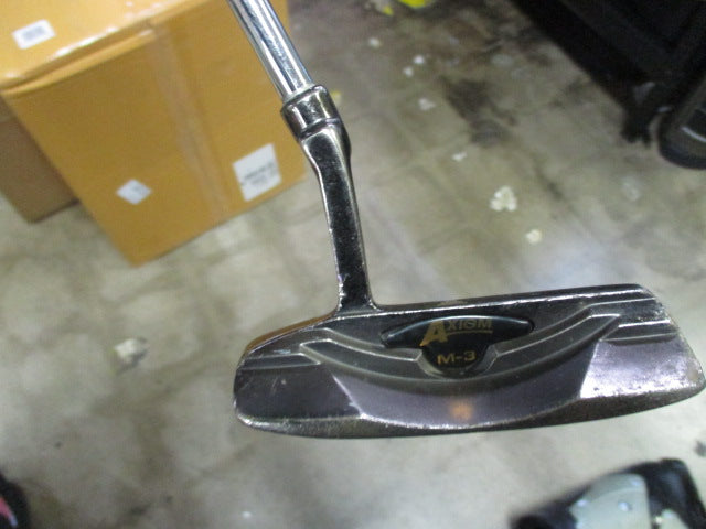 Load image into Gallery viewer, Used Axiom M-3 28&quot; Junior Putter
