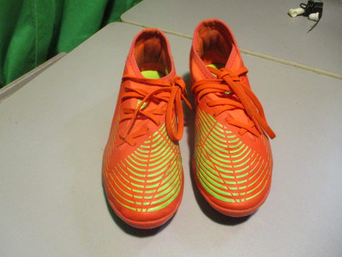 Used Adidas Predator Size 3 Indoor Soccer Cleats - Wear On Back