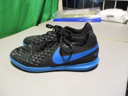 Used Nike Tiemp Size Youth 5.5 Indoor Soccer Cleats