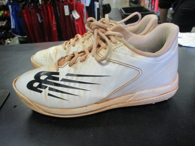 Load image into Gallery viewer, Used New Balance Size 6 Cleats (Needs Insoles)
