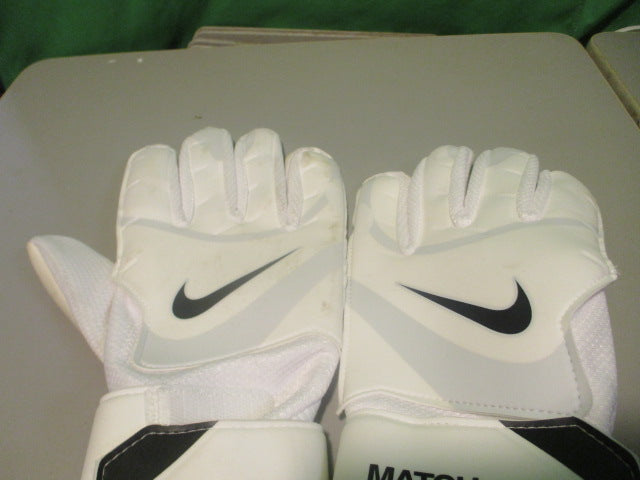 Load image into Gallery viewer, Used Nike Match Size 9 Soccer Goalie Gloves
