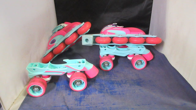 Load image into Gallery viewer, Used Roller Derby 2 in 1 Quad &amp; Inline Skates Youth Size 12-2 - small wear
