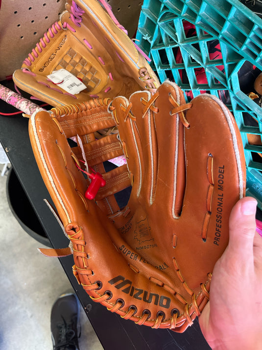 Used Mizuno Professional Model Baseball Glove