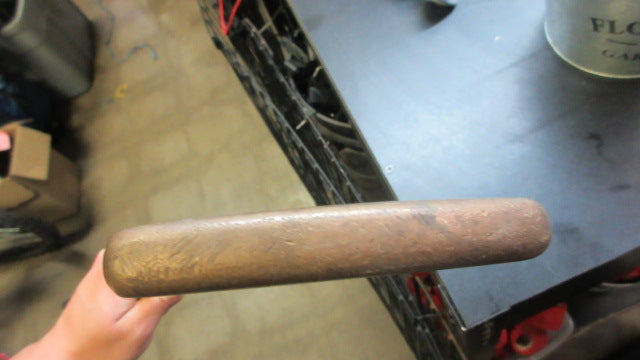 Load image into Gallery viewer, Used Vintage 35" Putter
