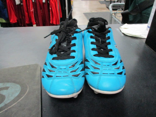 Used Victor Sierra Size 4.5 Soccer Cleats