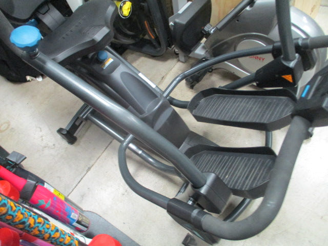 Load image into Gallery viewer, Used Teeter Free Step SE2001 Seated Elliptical
