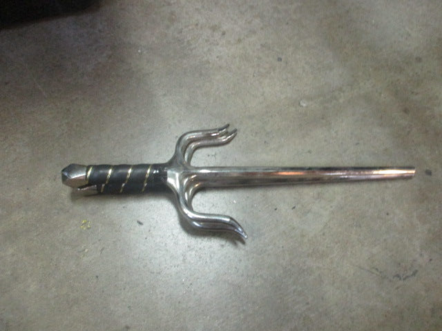 Load image into Gallery viewer, Used 15&quot; Ocatagon Sai Martial Art Training Weapons
