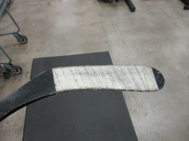 Load image into Gallery viewer, Used CCM 36&quot; Hockey Stick
