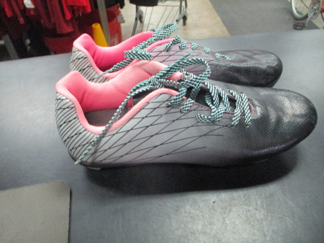 Load image into Gallery viewer, Used DSG Size 5.5 soccer Cleats
