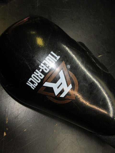 Load image into Gallery viewer, Used Tiger-Rock Sparring Glove
