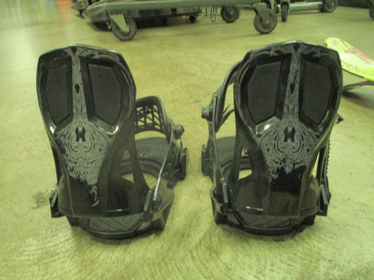 Used M8trix Snowboard Bindings Size Small (Missing Discs)
