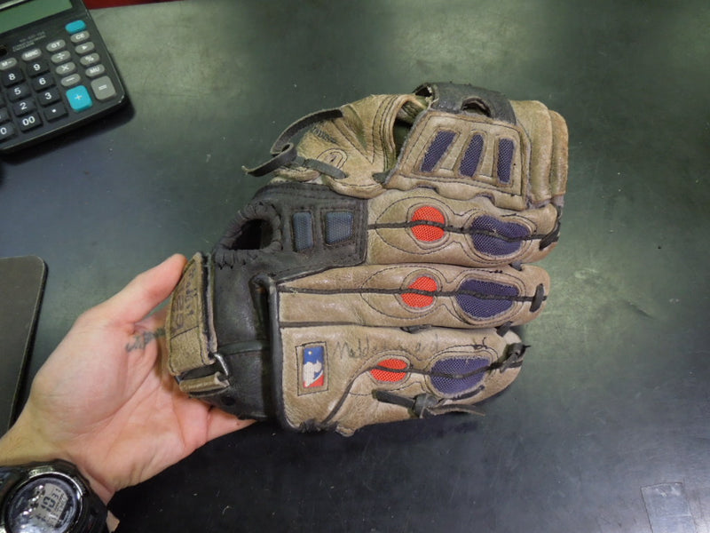 Load image into Gallery viewer, Used Wilson EZ Catch 10.5" LHT Teeball Glove
