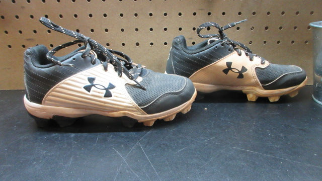 Load image into Gallery viewer, Used Under Armour UA Leadoff Low RM Baseball Cleats - Size Youth 2.5
