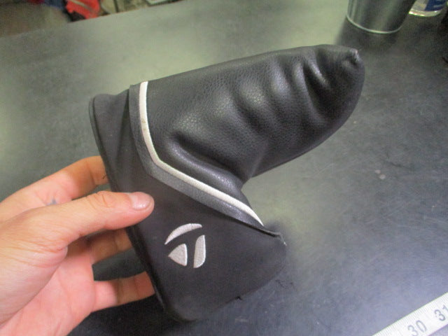 Load image into Gallery viewer, Used TaylorMade TP Headcover
