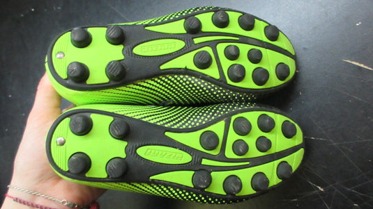 Used Vizari Stealth Soccer Cleats - Size Youth 1