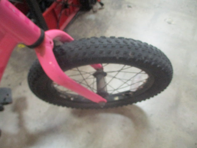 Load image into Gallery viewer, Used Trek Precaliber 16&quot; Kids Bicycle W/ Training Wheels
