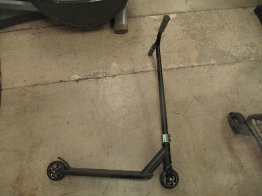 Used Fuzion X5 Trick Scooter (Needs New Grips)