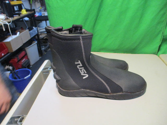 Load image into Gallery viewer, Used Tusa Imprex DBO101 Size 9 Dive Boots
