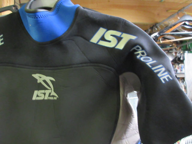 Load image into Gallery viewer, Used IST Proline 3mm Shorty Wetsuit - Size Large *FEW RIPS*
