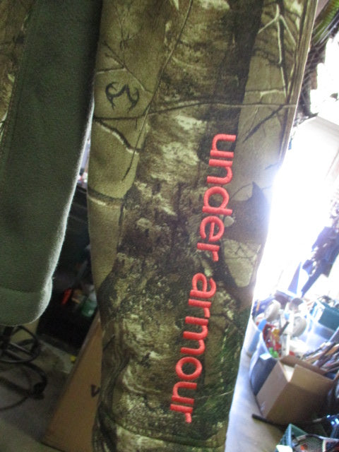 Load image into Gallery viewer, Used Under Armour Camo Size S/M Winter Jacket
