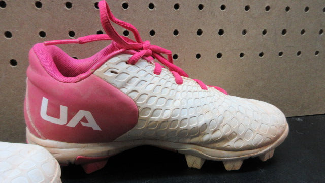 Load image into Gallery viewer, Used Under Armour UA Glyde RM Jr. Softball Cleats - Size Youth 2

