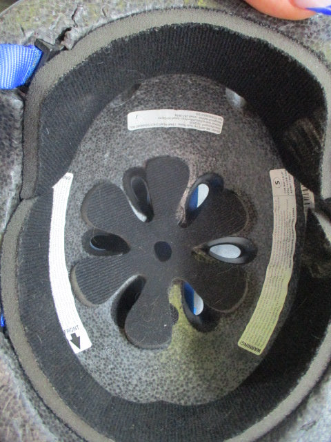 Load image into Gallery viewer, Used Raskullz Sharkmo Kids Bike Helmet - Size Small
