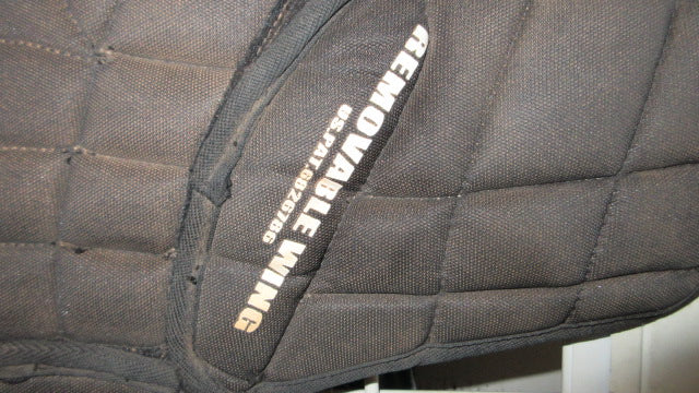Load image into Gallery viewer, Used Mizuno Drylite Youth 14&quot; Chest Protector
