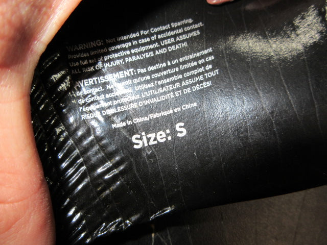 Load image into Gallery viewer, Used ATA Sparring Glove - Size Small
