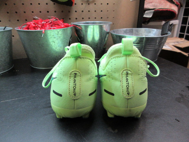Load image into Gallery viewer, Used Nike Phantom GT Academy Soccer Cleats - Size Youth 6
