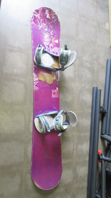 Load image into Gallery viewer, Used K2 Skyla Snowboard w/ K2 Bindings - 150 cm - small wear
