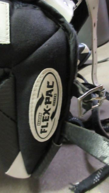 Load image into Gallery viewer, Used Vaughn Vault 36&#39;&#39; Hockey Goalie Shin Pads - White
