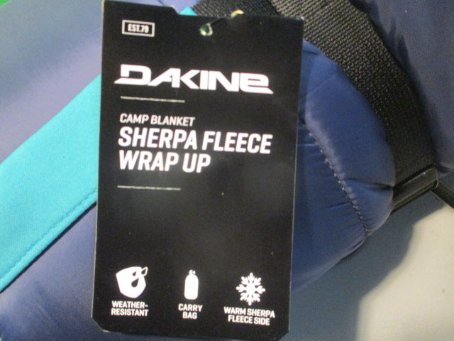 Load image into Gallery viewer, Dakine Sherpa Fleece Wrap Up Camp Blanket
