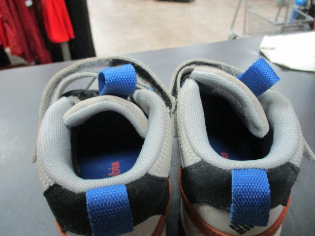Load image into Gallery viewer, Used Columbia Kids 12.5K Hiking Shoes

