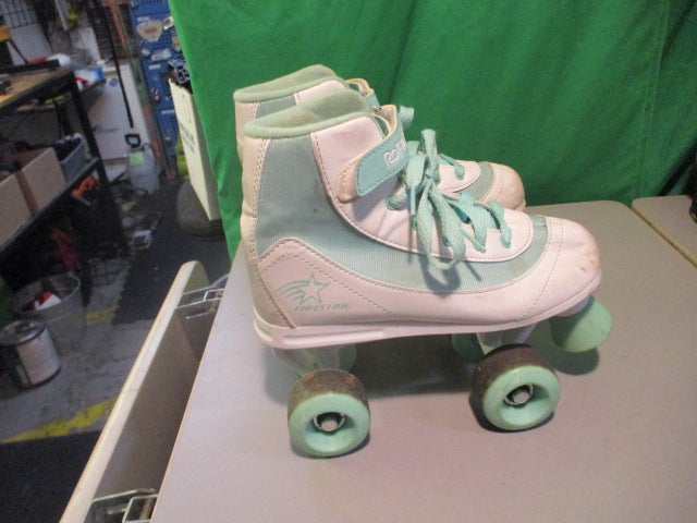 Load image into Gallery viewer, Used Roller Derby Size Girls 4 Quad Skates
