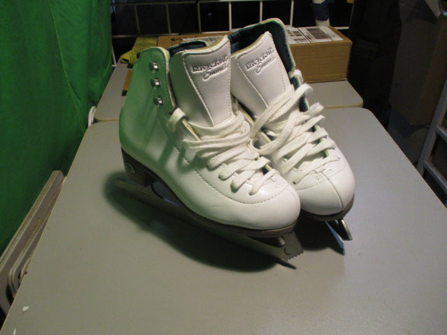Load image into Gallery viewer, Used Riedell Emerald Size 2.5 Figure Skates
