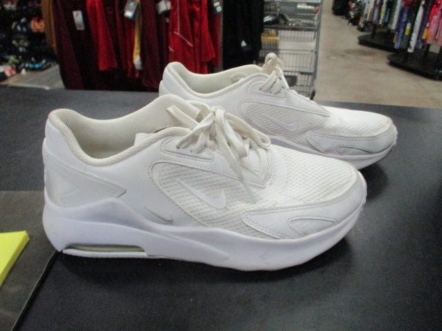 Load image into Gallery viewer, Used Nike Air Max Sneakers Size 6.5
