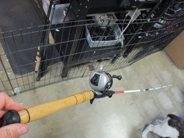 Load image into Gallery viewer, Used Zebco Model 4045 rod With Zebco 404 reel (REEL NEEDS SERVICE)
