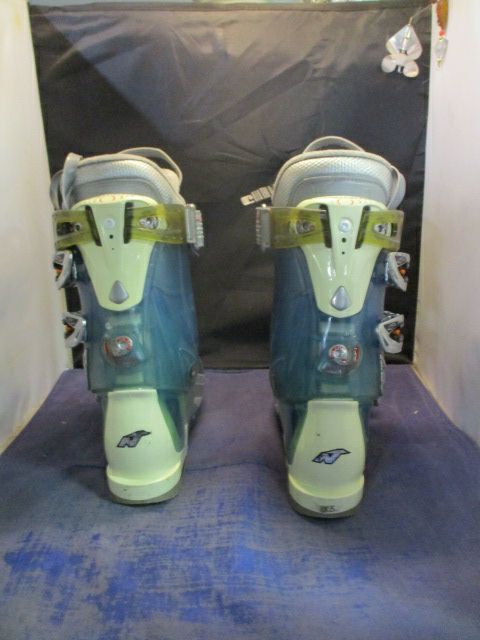 Load image into Gallery viewer, Used Nordica SM10 Olympia Ski Boots Size 23.5
