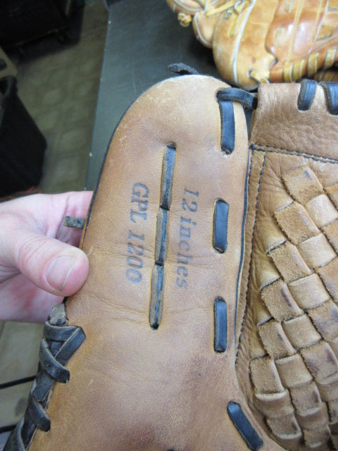 Load image into Gallery viewer, Used Mizuno Prospect Series 12" Glove - RHT
