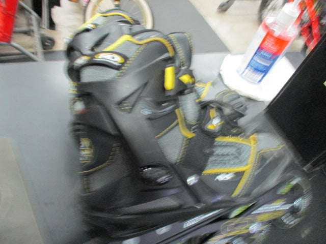 Load image into Gallery viewer, Used Roller Derby Aerio Q60 In-Line Skates Size 5
